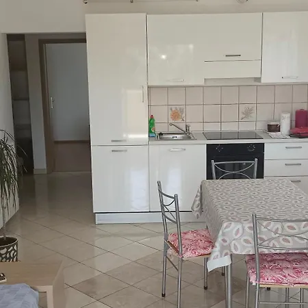 Апартаменты Mb Пула